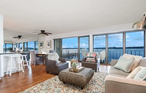 Condominium  | Kirkland, WA | $1,210,000