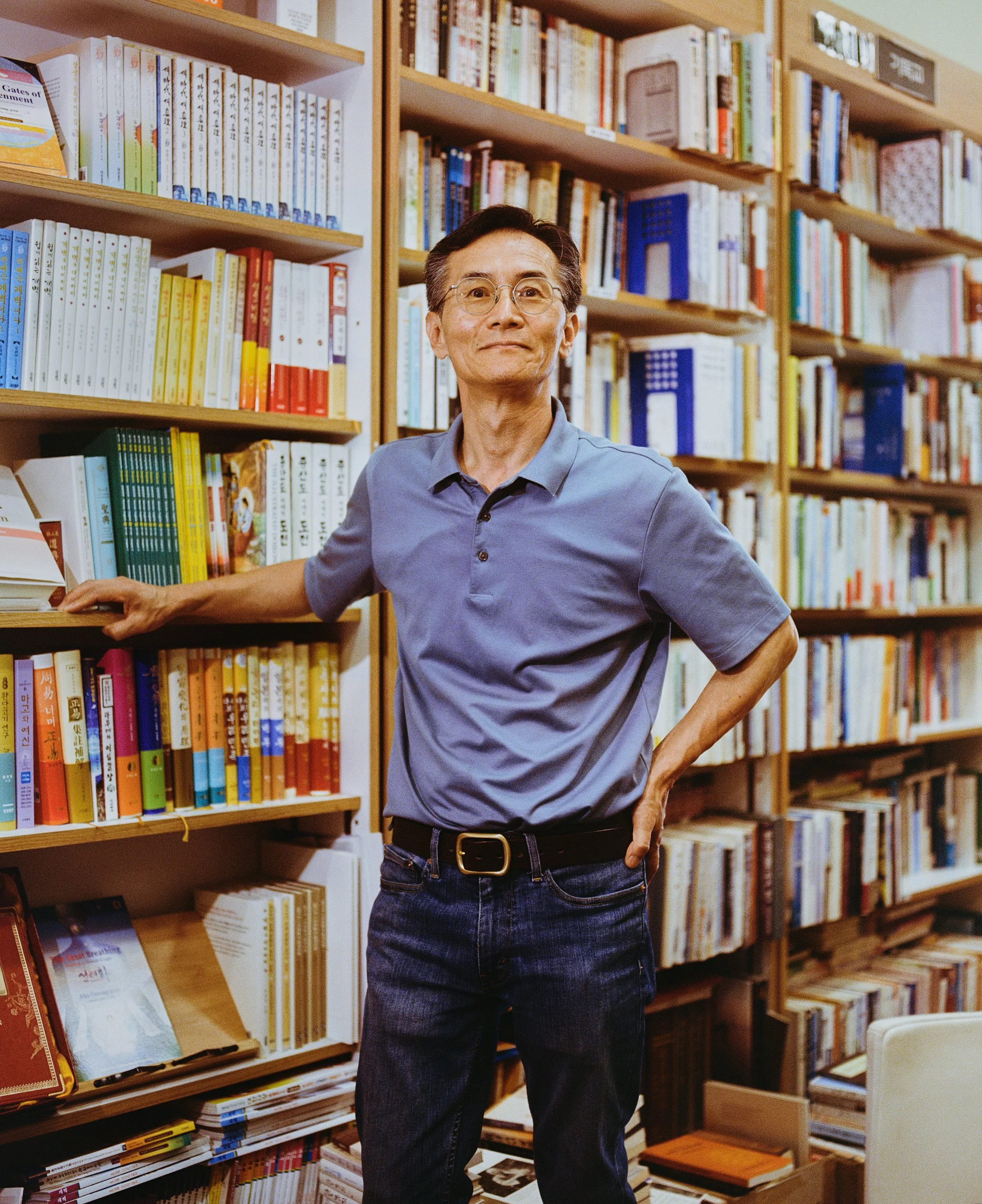 Happy-Bookstore-4.jpg