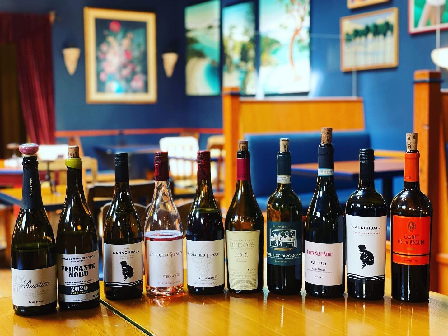 This is what we call a serious line-up!

A very busy few days visiting Victoria with a lot of amazing wines to taste! 

@ninofranco1919 @eduardotorresacosta @cannonballwines @scorchedearthwinery @domainerolet @fattorialepupille__official @az.agr.came