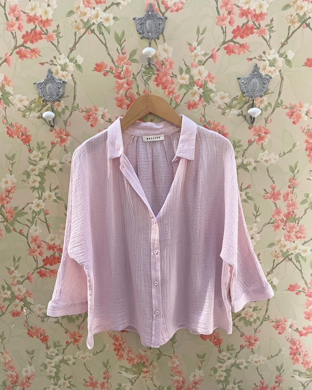 La blouse Sagra Rose en voile de coton, 327€