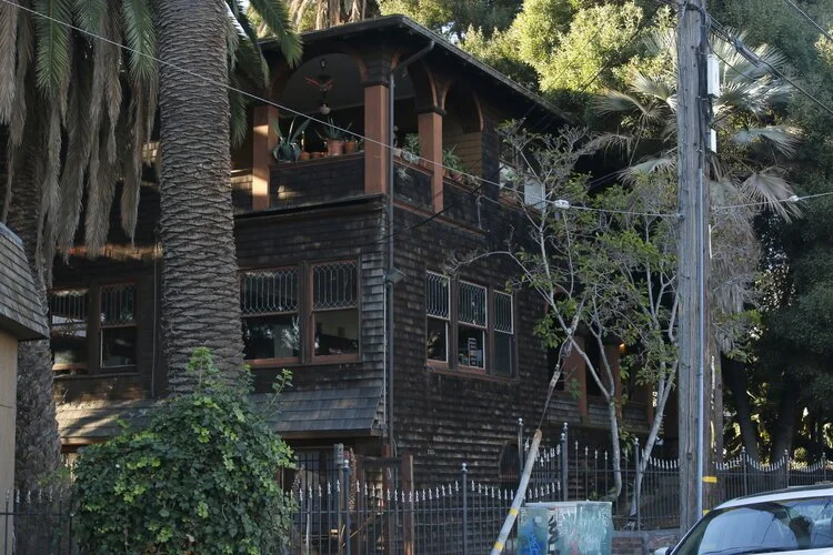 One Affordable Rooms are available at the shared Newton House Collective!