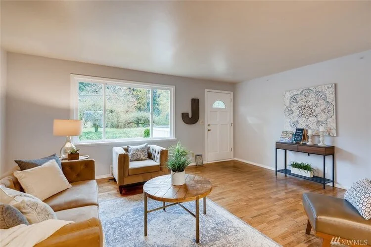 Featured Home Tour | Lake Ballinger Bungalow Near Edmonds