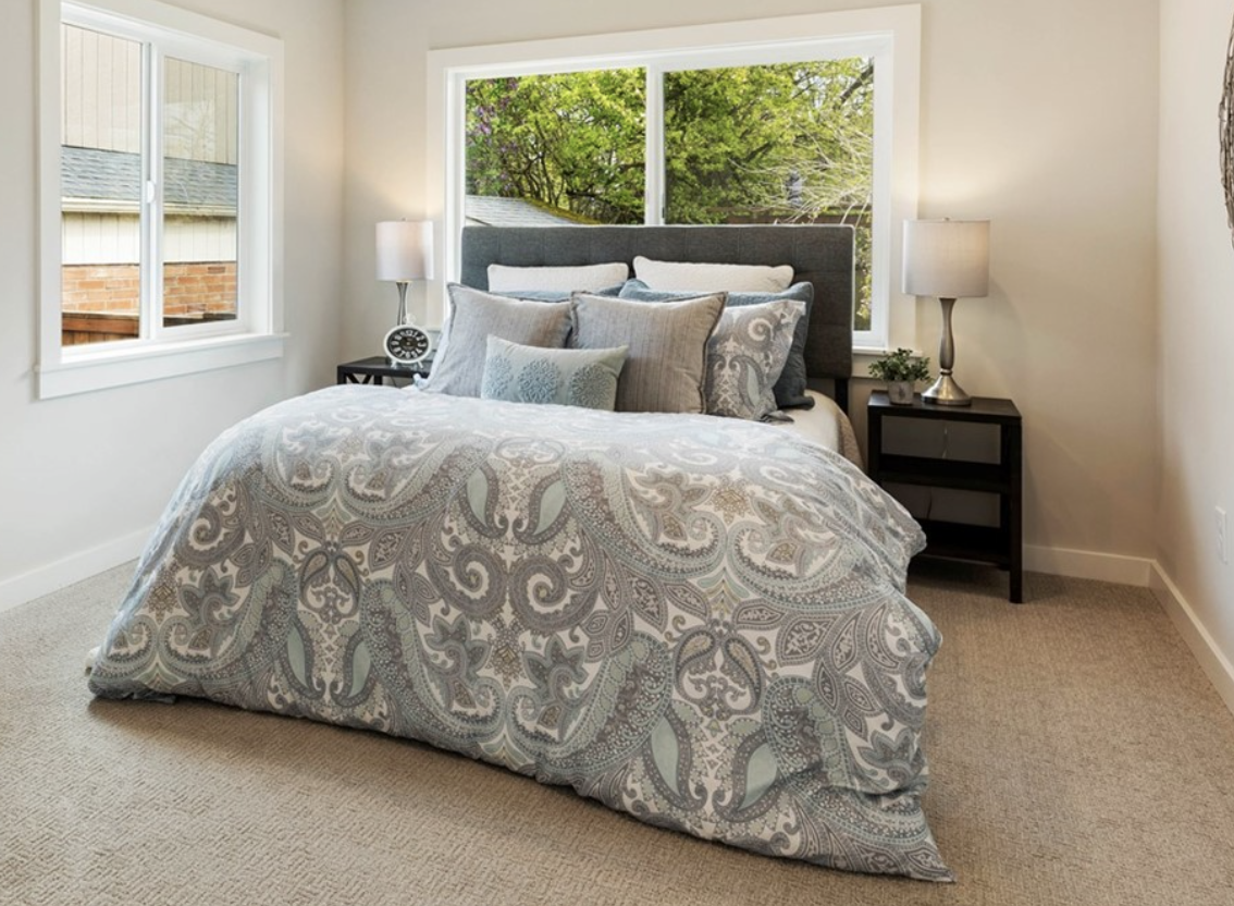 {M003} Master Queen - Blue, Grey + White Paisley