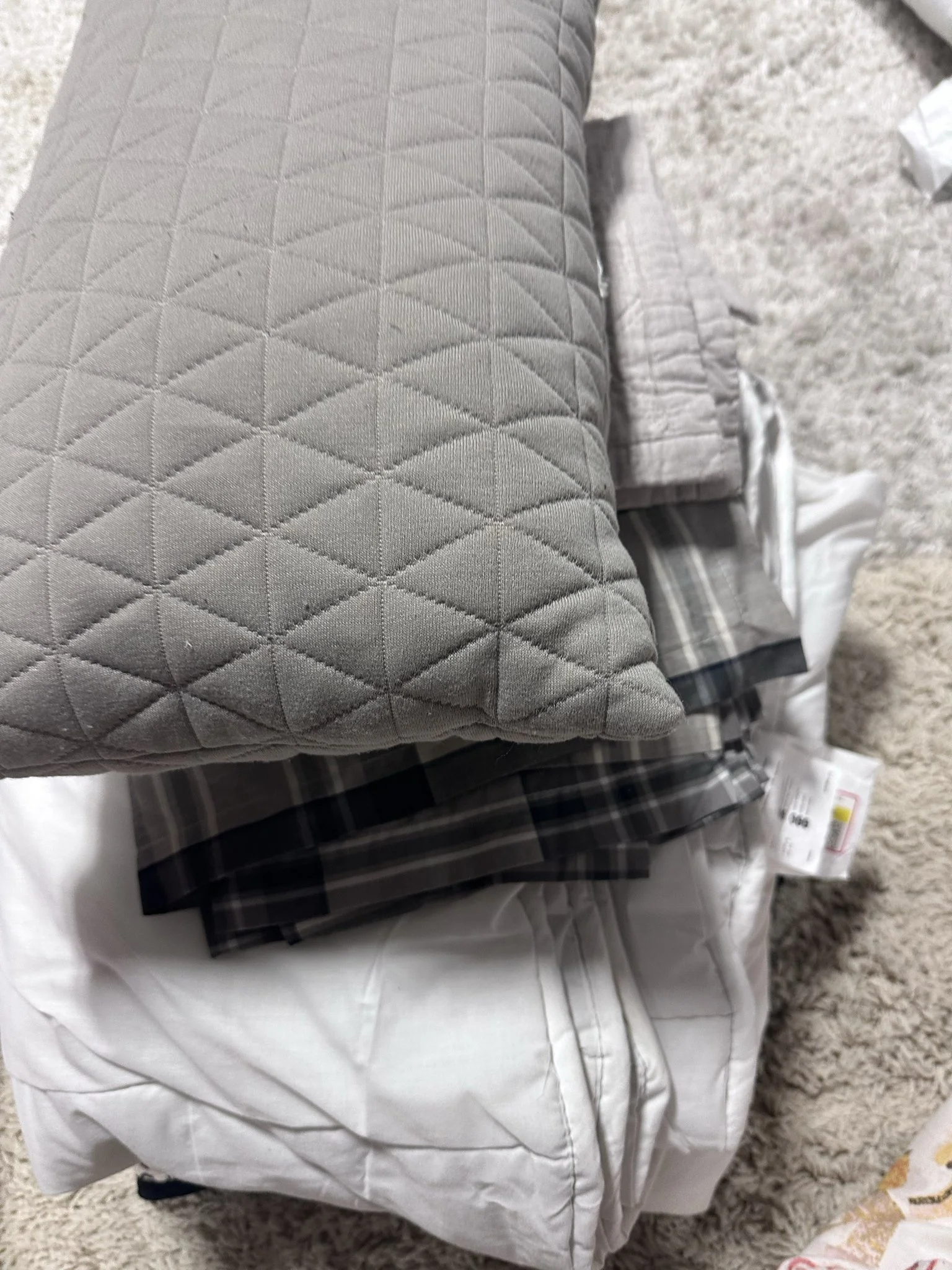 {Q033} Youth Queen - Beige + Black Plaid