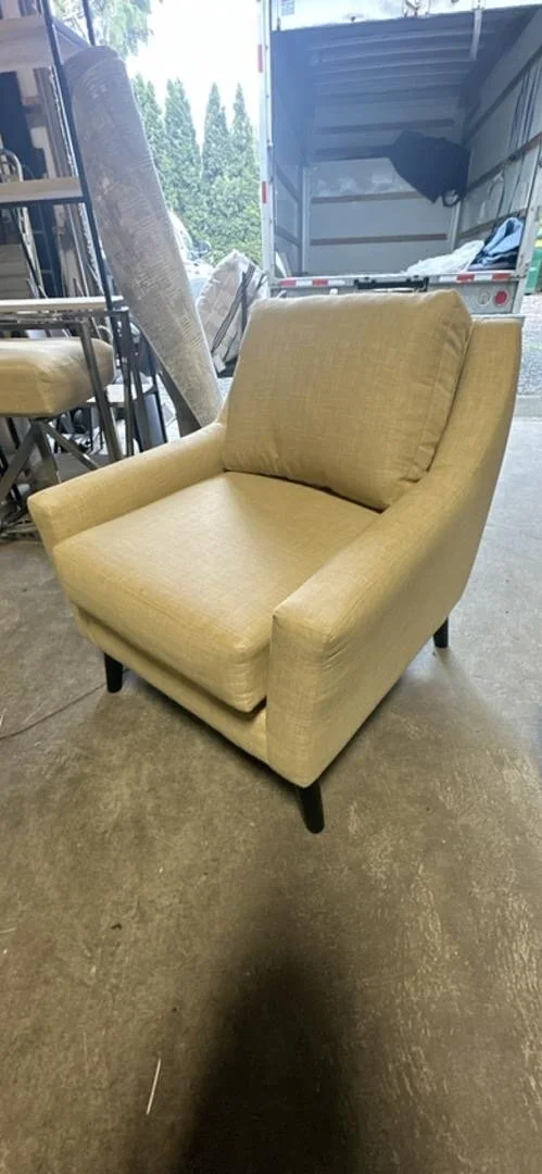 FFF7D8A0-8A05-4C51-82F0-1DCC56DD94DE