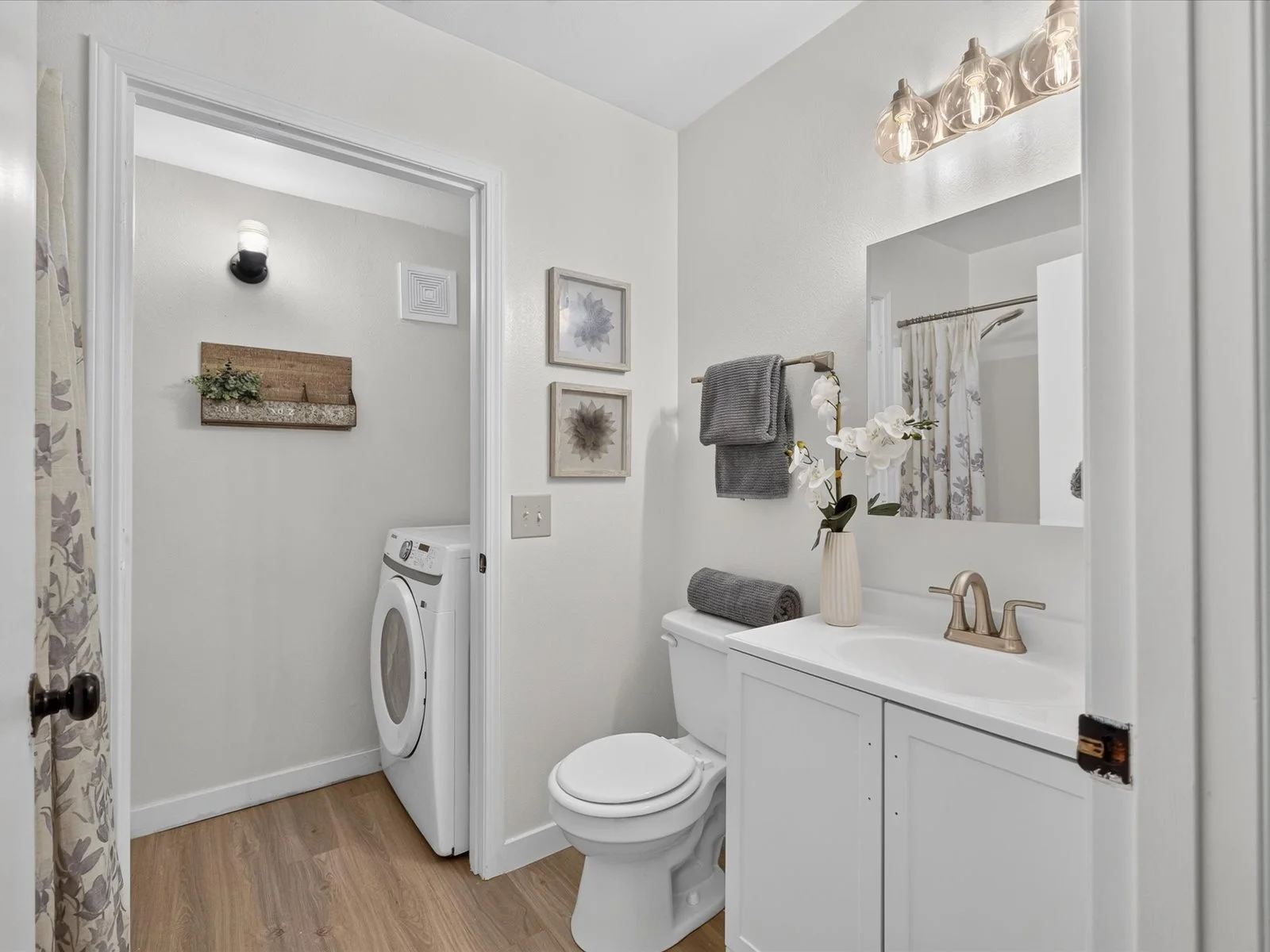 lower bath.jpg