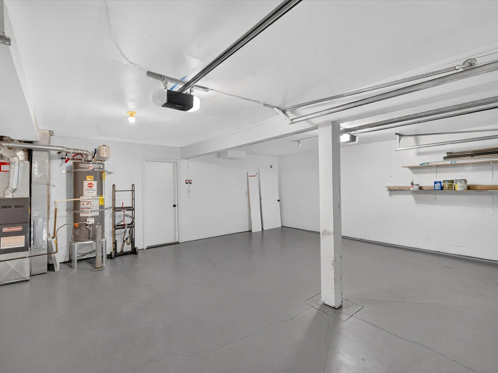 garage2.jpg