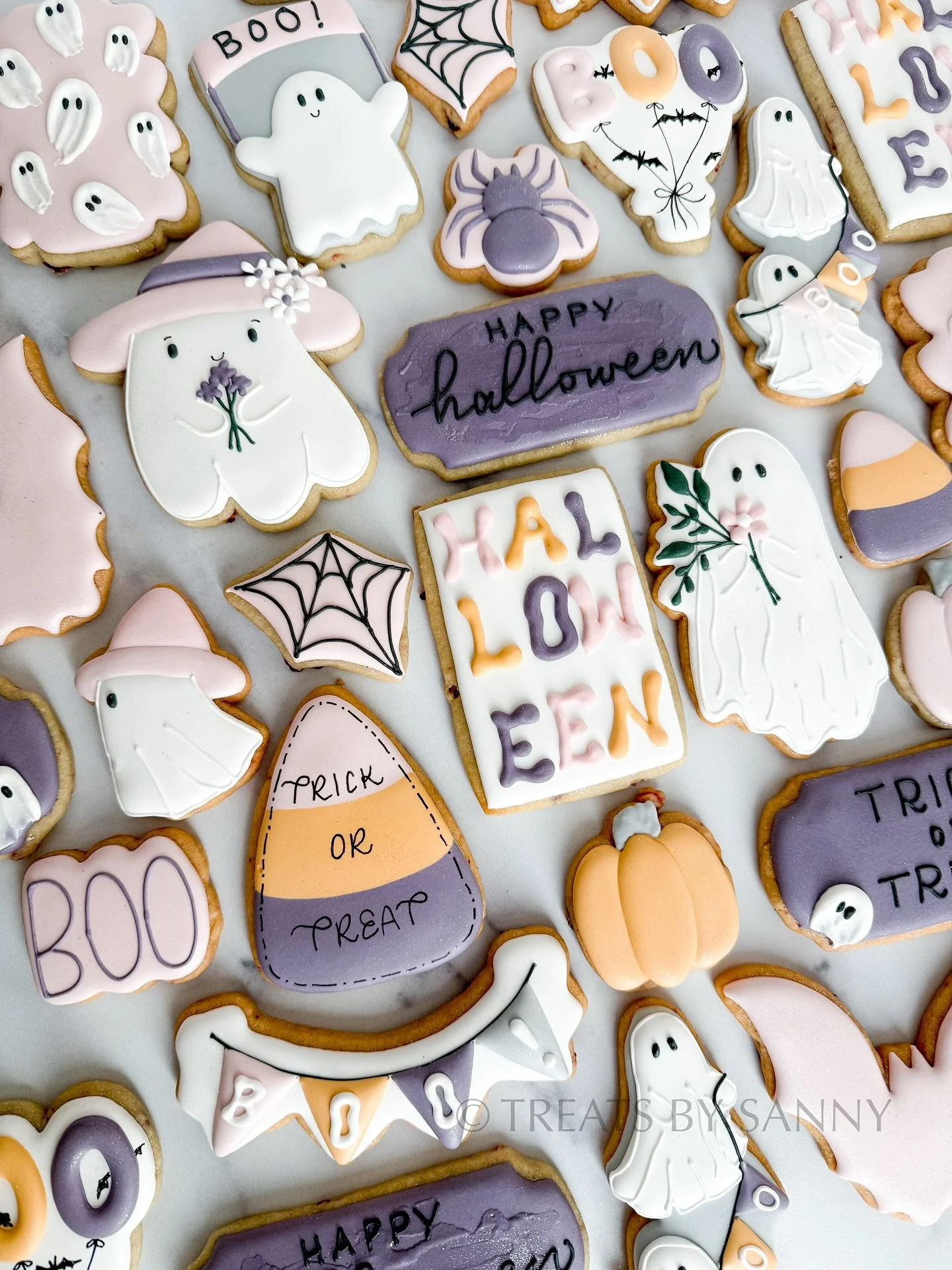 The full pink and purple Halloween set! 💜👻🩷
Every year I’ve wanted to do a nontraditional Halloween set but never had the time until this year I managed to finish them right before I went on maternity leave 😝
colors made with @thesugarart