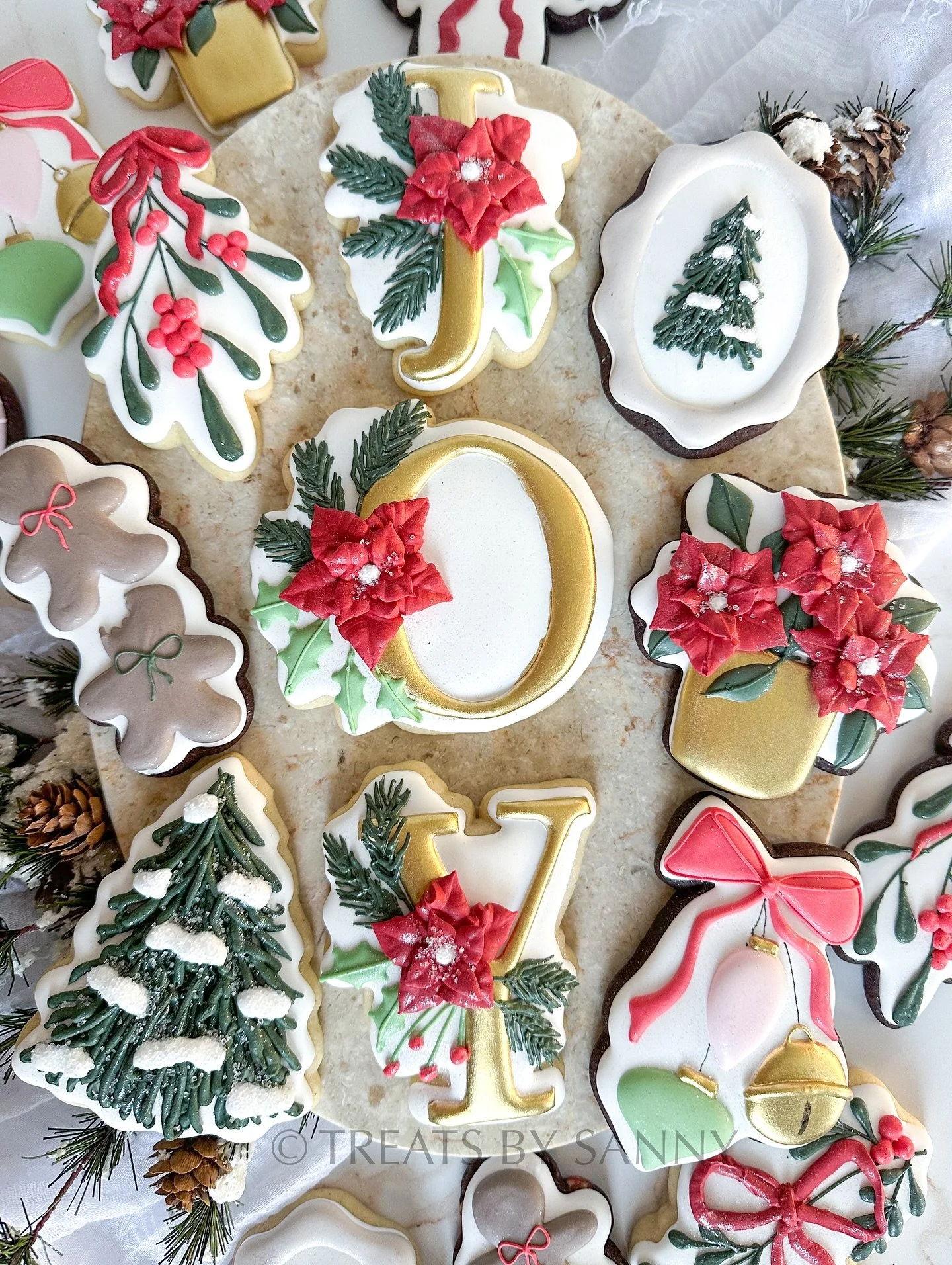 Is it too soon for Christmas cookies?! 🎄 these are some of my favorites from last year! Stay tuned in a couple weeks for this year&rsquo;s collection! 🤗

colors made with @thesugarart gel food coloring - use code TREATSBYSANNY for 10% off

#christm