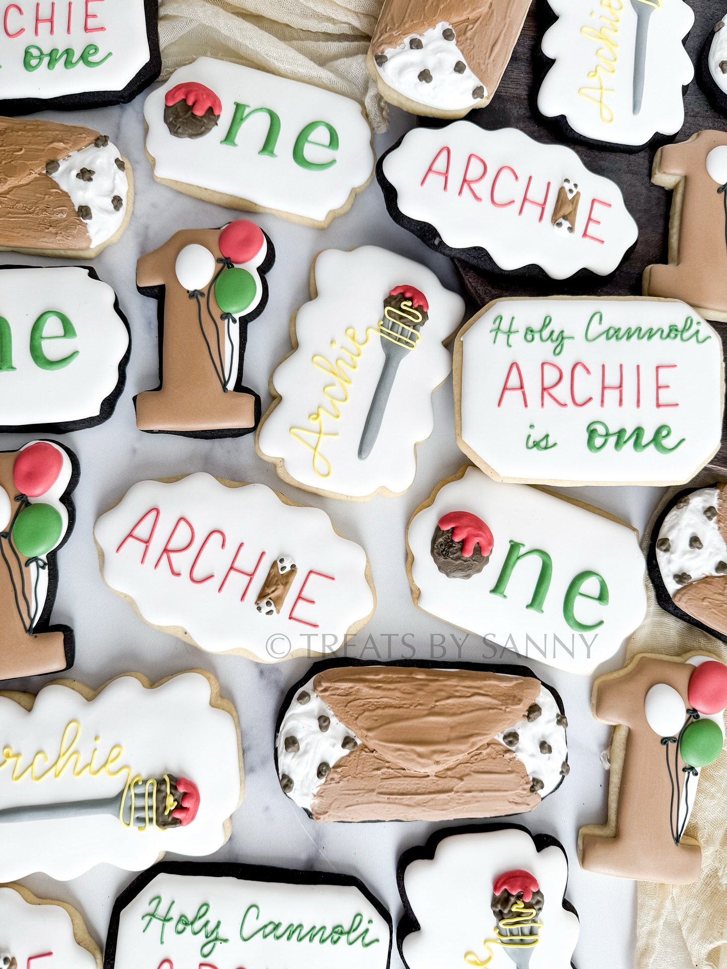 Holy Cannoli Archie is One 🇮🇹🥖 kicking off the new year with one of my favorite cookie sets I didn&rsquo;t get to share last year! 

cookie cutters are from @wildflourbakeryla - use code SANNY30 for 30% off

#holycannoli #cannolicookies #birthdayc
