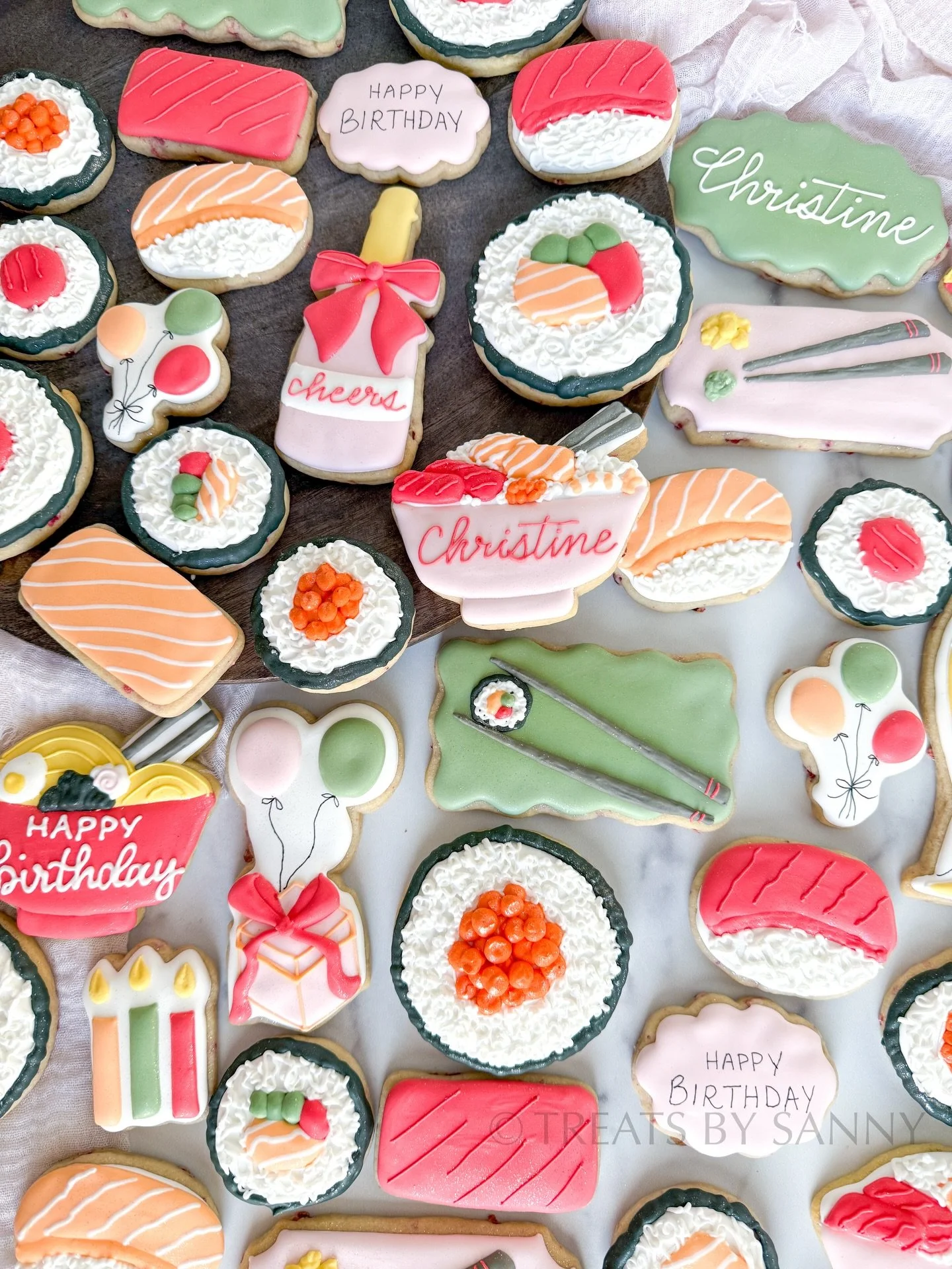 The full sushi themed birthday set is here! 🍣🥢 This Was such a fun set to create for my friend&rsquo;s birthday! 🍱

cookie cutters are from @wildflourbakeryla - use code SANNY30 for 30% off

#sushicookies #birthdaycookıes #decoratedcookies Sushi c