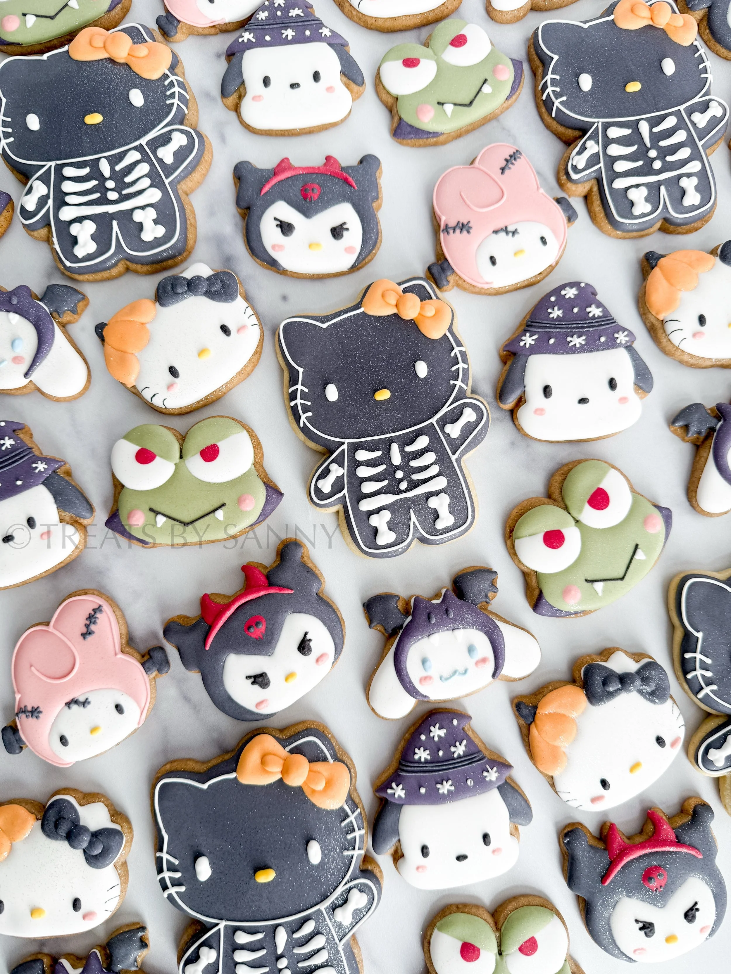 It&rsquo;s a Sanrio Spooktacular 🎃✨ which character wore the best costume?! 👻 

I&rsquo;ve been wanting to make the Halloween version of these Sanrio characters for the past 2 years and finally had some time to decorate them this year! All cookies 