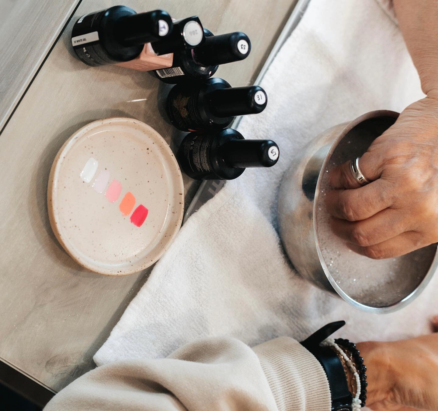 We love a good nail art palette 🎨 these dishes by @mnmartandpottery are one of our favourite spa accessories 🤍

#nailsalon #nails #nailsofinstagram #nailart #nailinspo #ldnont #519london #shoplocal519