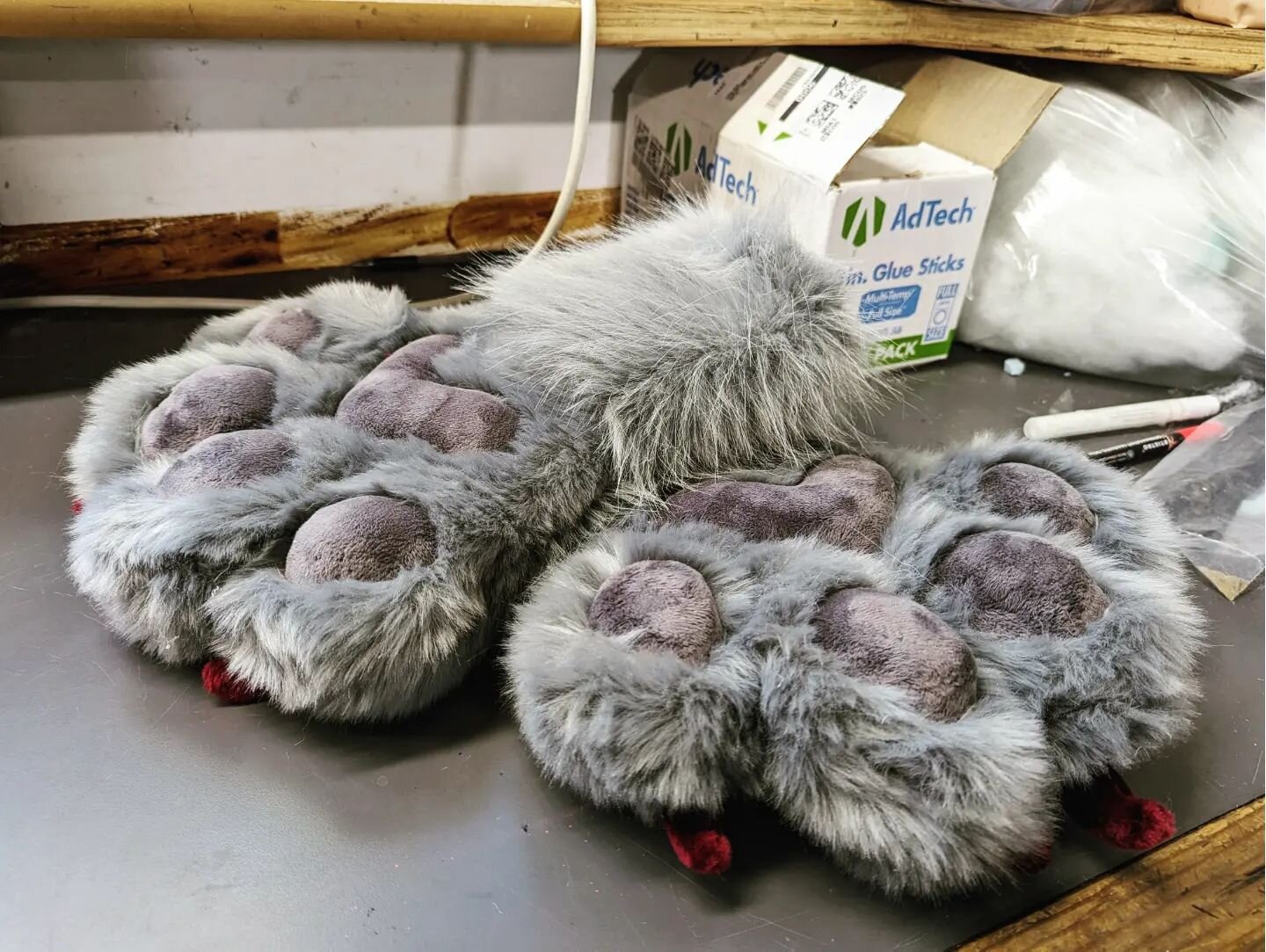 WOLF PAWS! 🐾

#furryfandom #furry #fursuitmaker #fursuitmaking #furryphoto #fursuitmakers #fursuitpartial #fursuit #fursuitersofinstagram #fursuitfriday #furrypics #fursuiter #fursuits