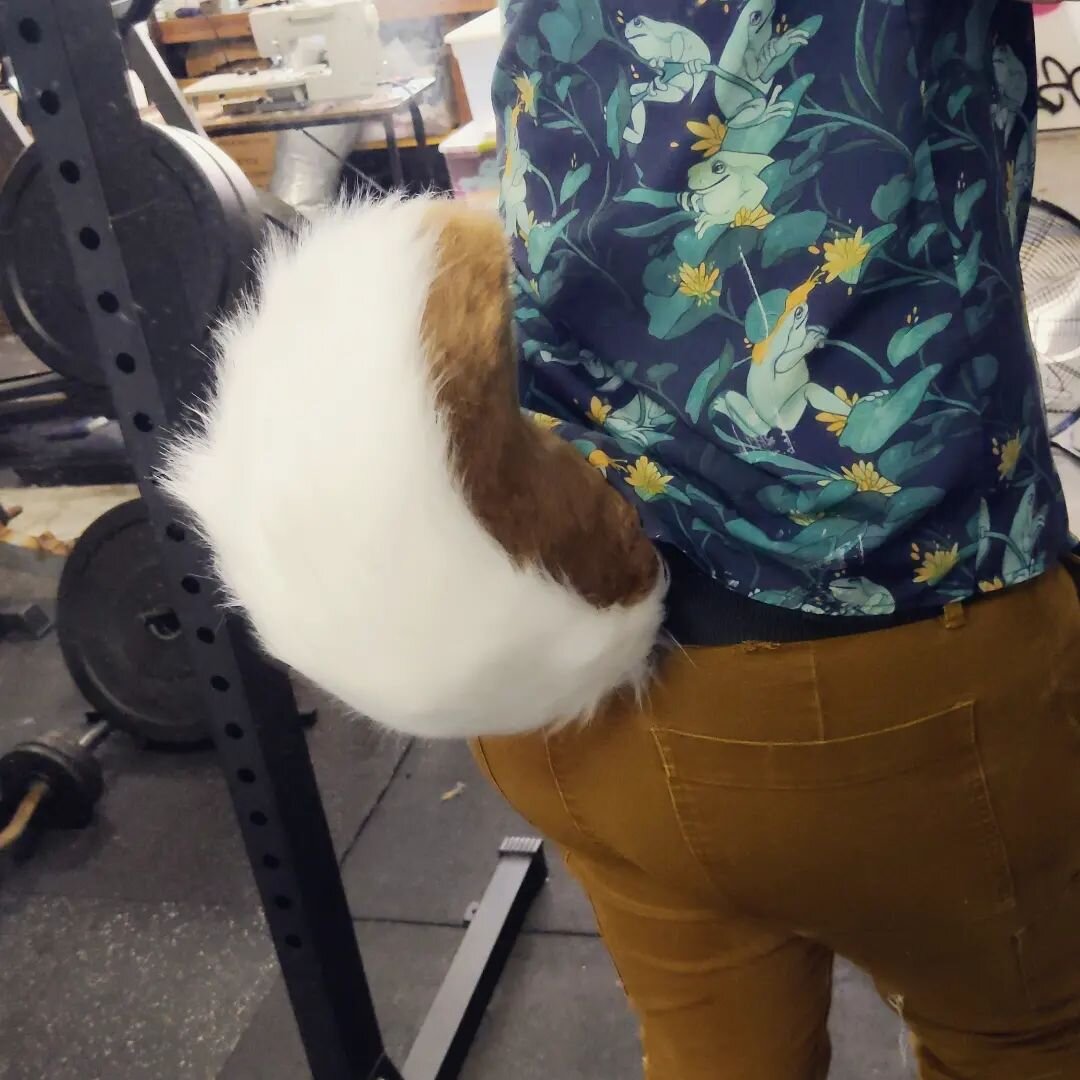 Just finished up a little deer nub tail!

These are always so fun to work on, and the way it bounces is so cool looking! 🤩

#furryfandom #furry #fursuitmaker #fursuitmaking #furryphoto #fursuitmakers #fursuitpartial #fursuit #fursuitersofinstagram #