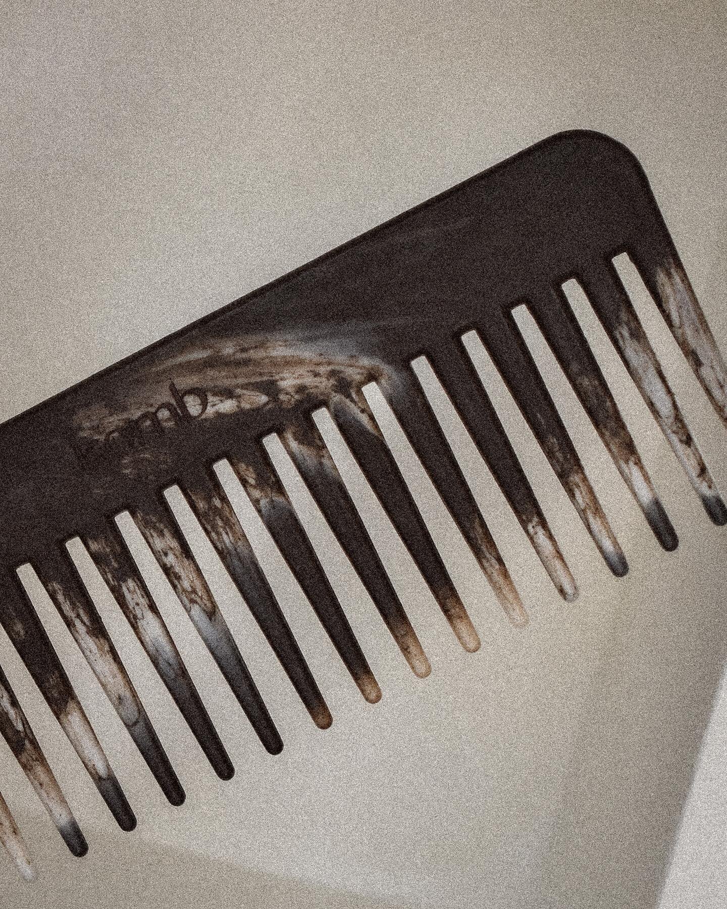 Obsessed with our comb from @komb.beauty! 😍

So grateful to have collaborated with Komb to create their website and for our beautiful gift!

They have created such an incredible product and we are so lucky to have been part of their small biz journe