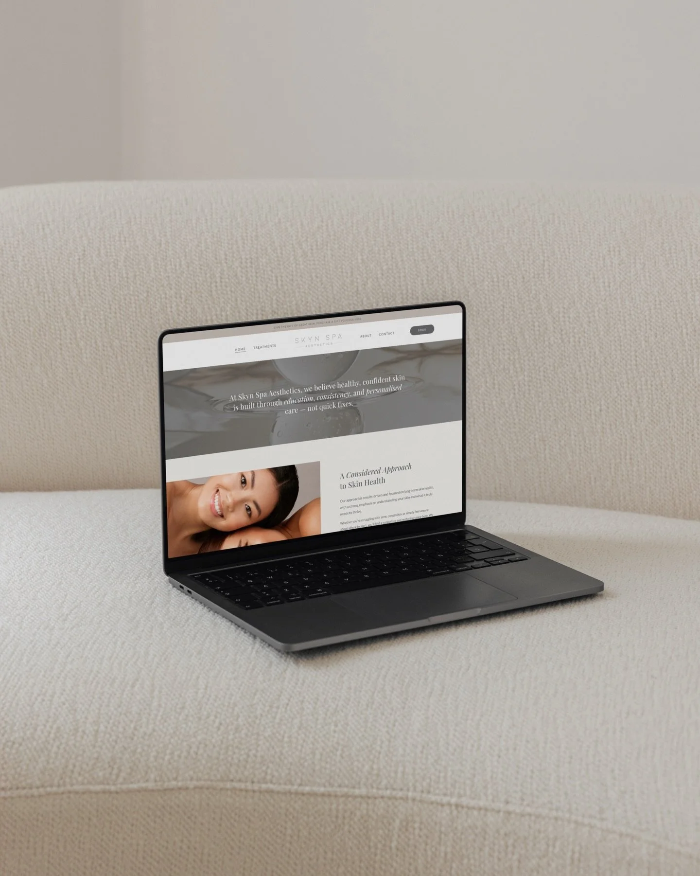 A first look at @skynspaaesthetics&rsquo;s new website. 🤍✨

#SkinCareClinic #QwirkiAndCo #BoutiqueDesignStudio #SkinClinicWebsite #WebsiteDesigner