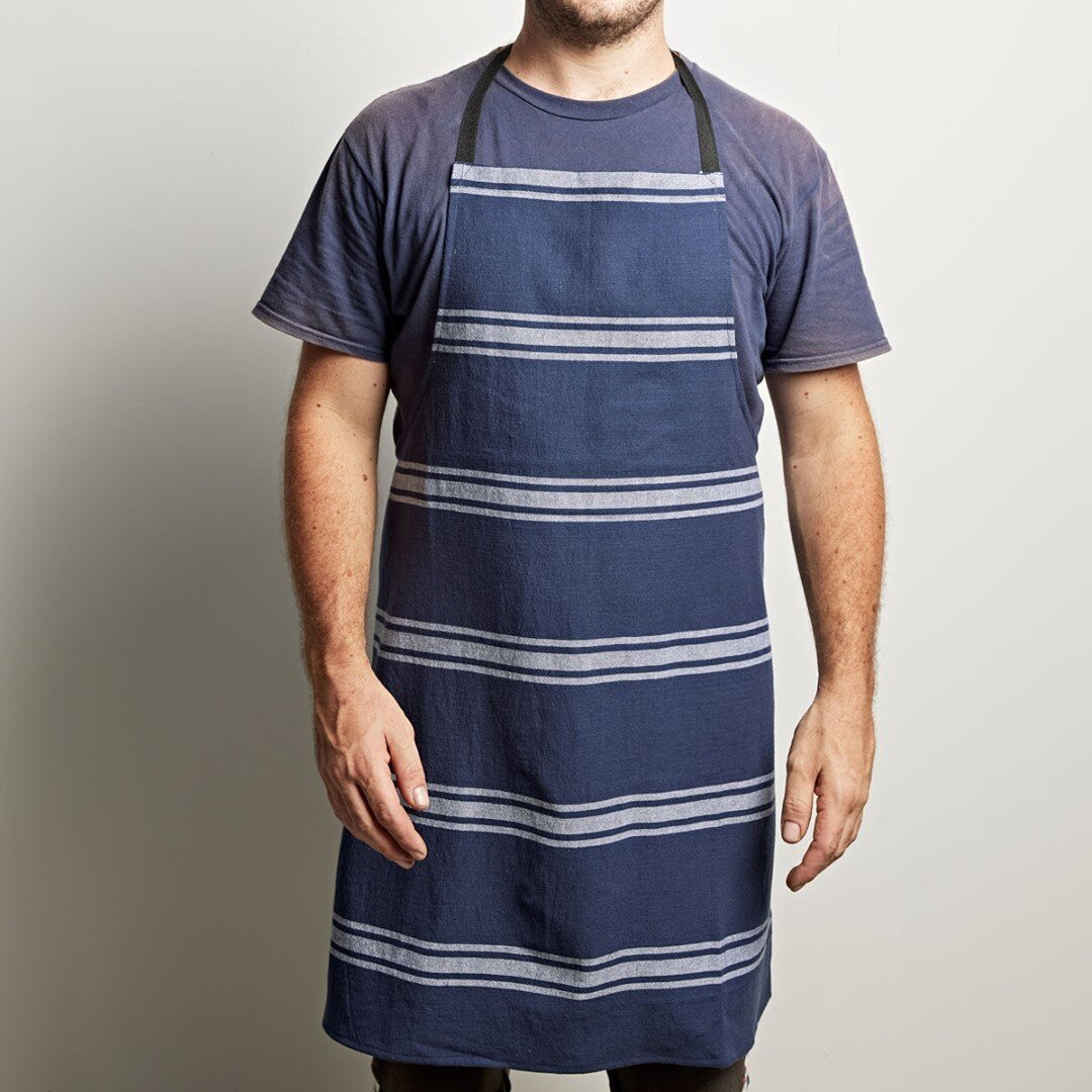 Our aprons are a must-have for those in the hospitality industry! Hard wearing and easy care garments that are sure to have you looking great every day of the week. Add your logo to customise your brand.
⠀
Find out more via the website 🦩 , www.fling