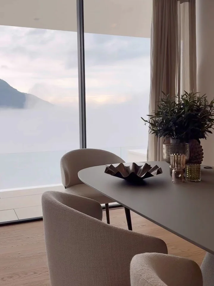 Der 1. November und &uuml;berall sehe ich Weihnachtsdekoration. Kaum ist Halloween vorbei, steht gef&uuml;hlt schon das Christkind vor der T&uuml;r. 🎄 
Bin ich die Einzige, die sich denkt: Echt jetzt? 🙈

#xmasiscoming #notready #onestepatatime #tak