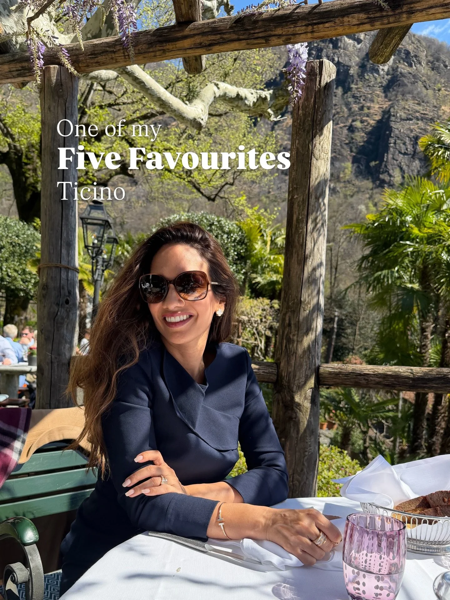 Wenn ich mich im Tessin f&uuml;r EINEN Tisch entscheiden m&uuml;sste &ndash; es w&auml;re dieser.

Ich sitze unter der Glyzinien-Laube an einem Steintisch, zwischen Felsen und Palmen, schaue &uuml;bers Tal, bestelle immer zu viel und denke jedes Mal: