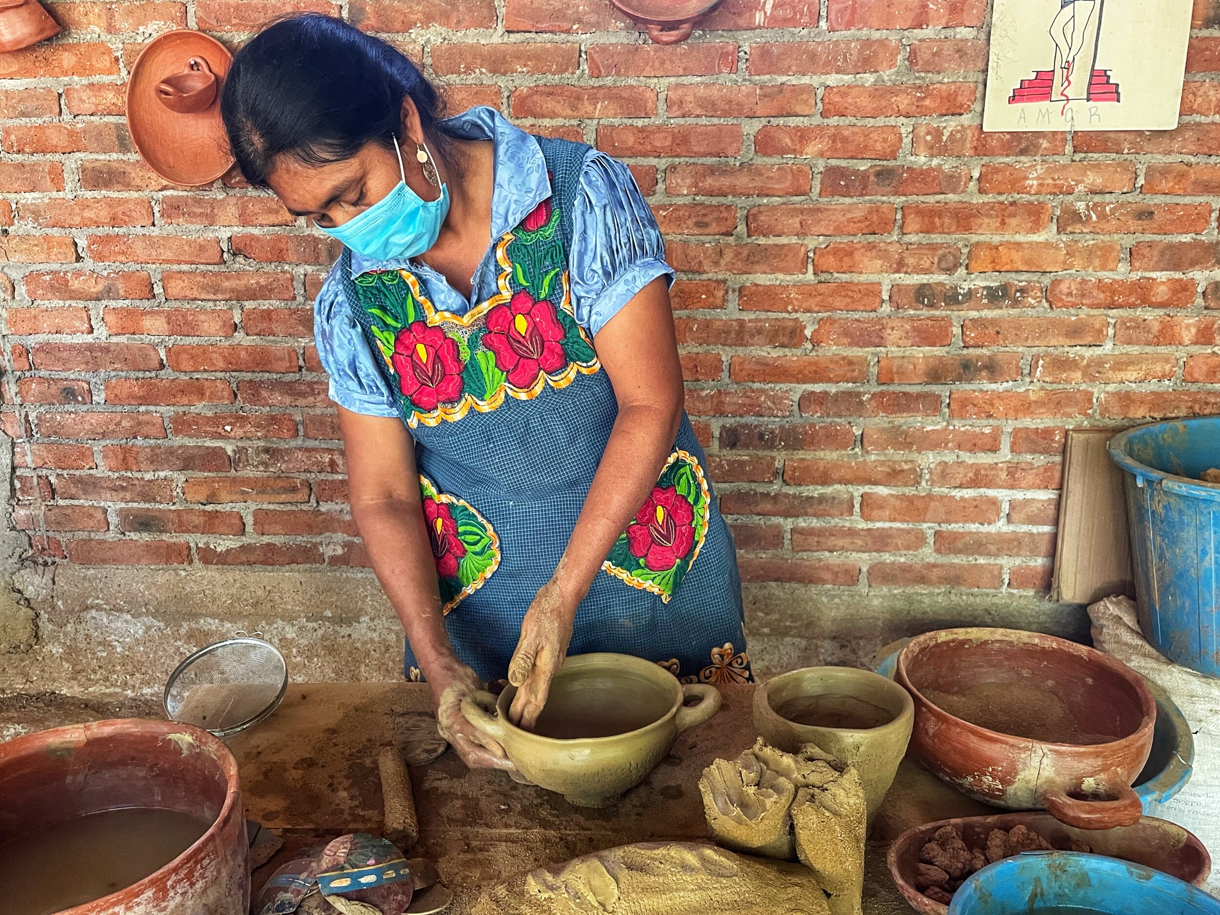 Meet the Red Clay Ceramic-producing Maestras of San Marcos Tlapazola — No  Maps or Foot Tracks