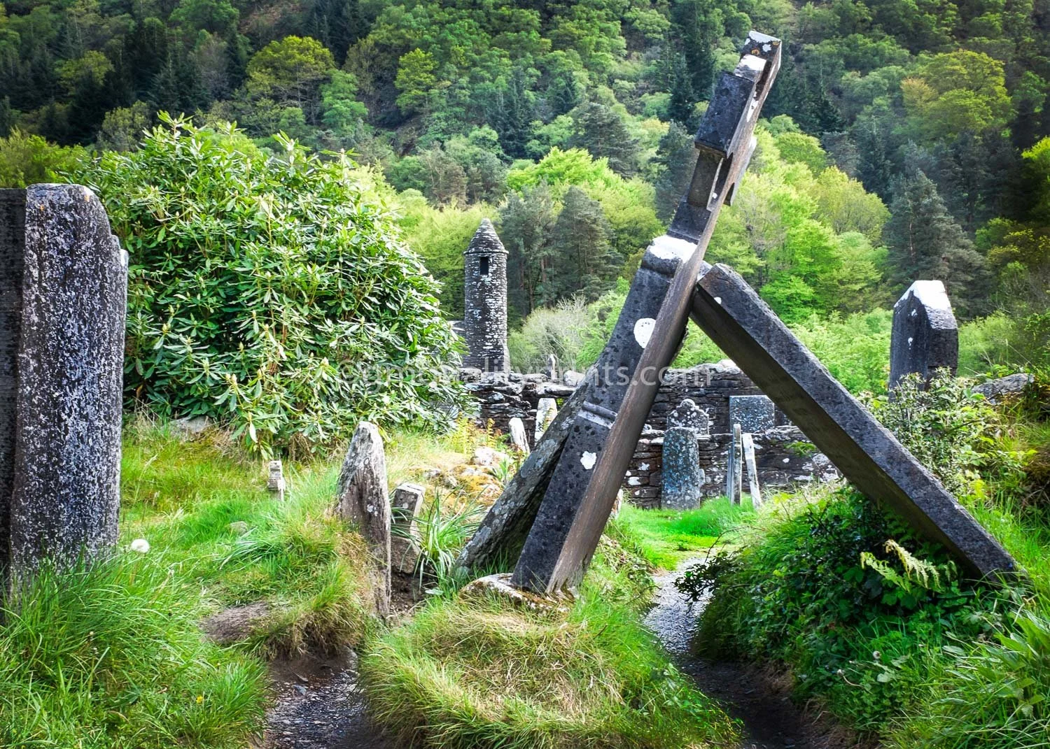132 round tower graveyard ireland (1 of 1).jpg