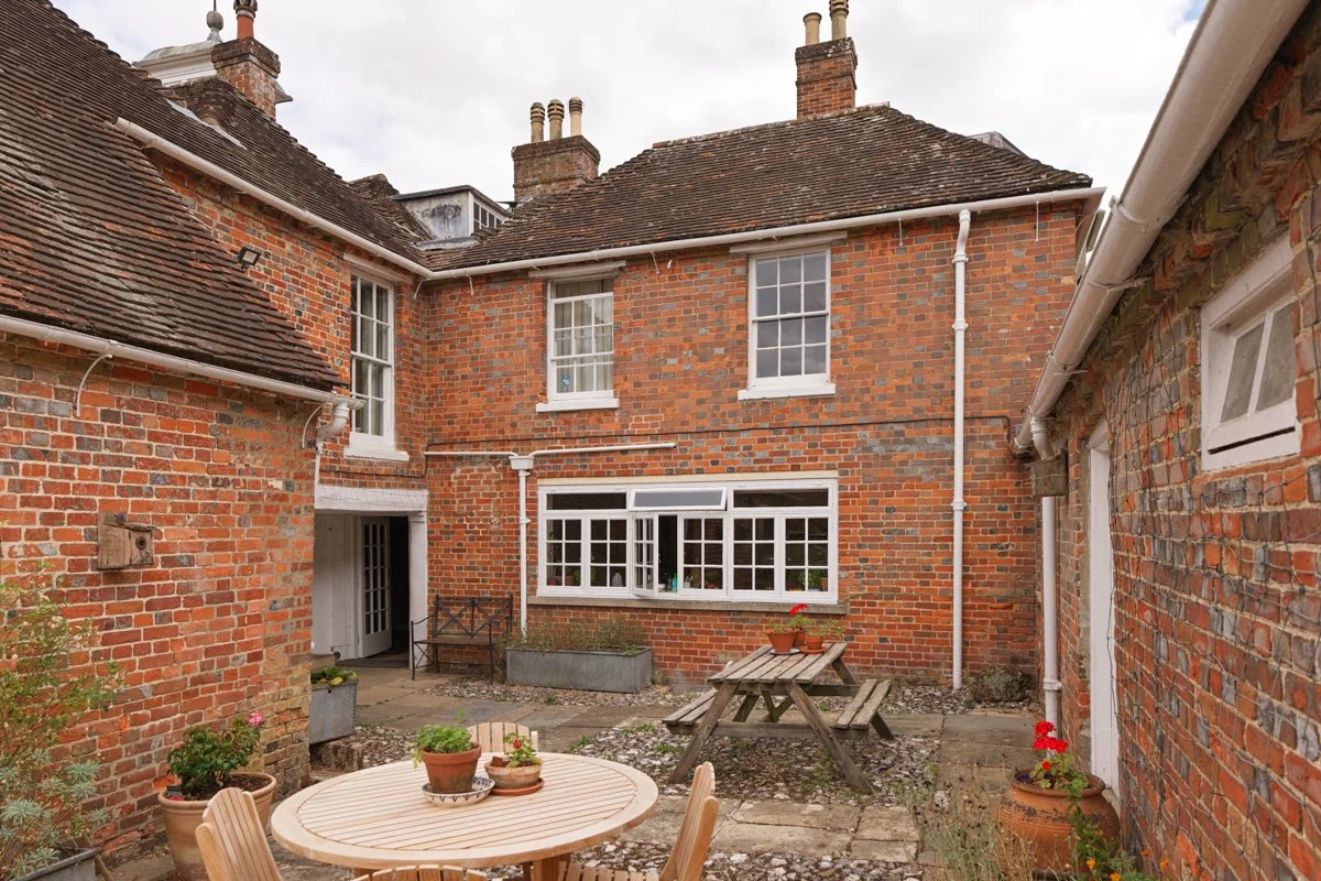 marlborough-house-wiltshire-peagreen-locations (71).jpg