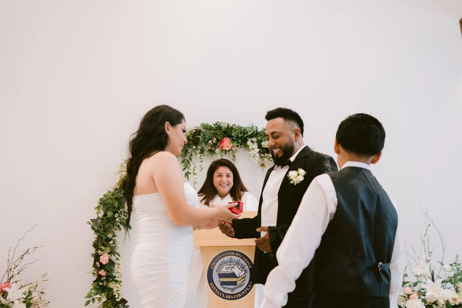Mexican_civil_wedding_Portraits_vasona_lake-14.jpg