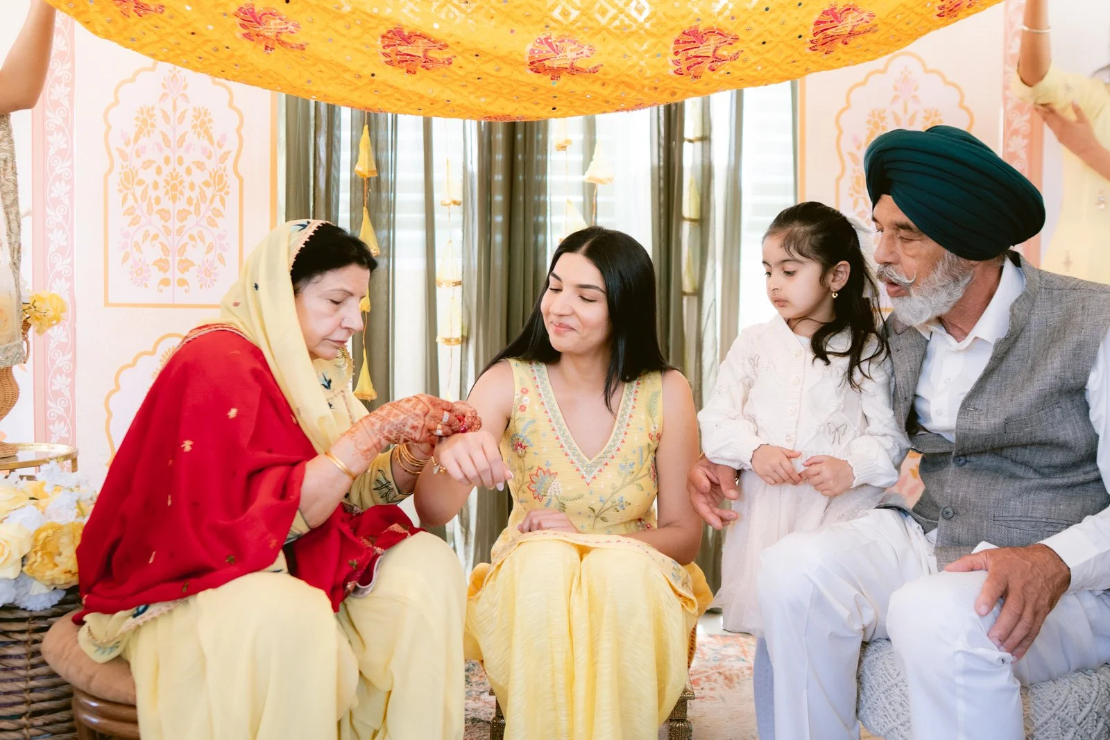 Punjabi_bride_Maiyaan-117.jpg