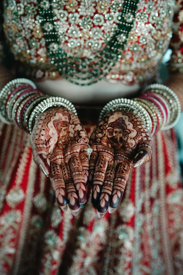 gujratibridegettingreadyportraits-27.jpg