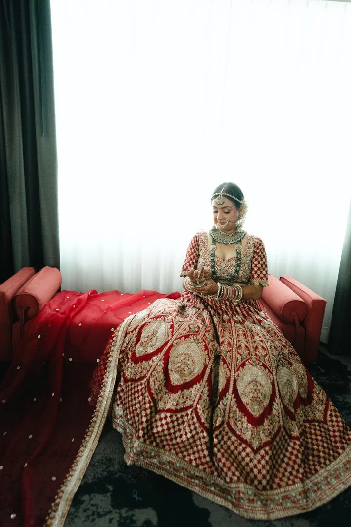 gujratibridegettingreadyportraits-41.jpg
