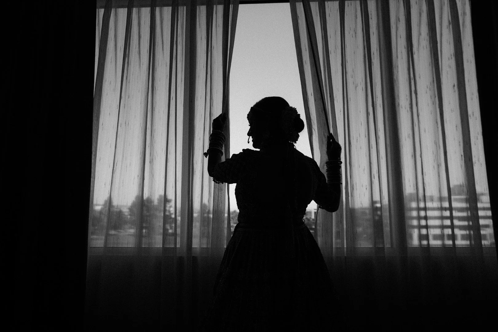 gujratibridegettingreadyportraits-40.jpg