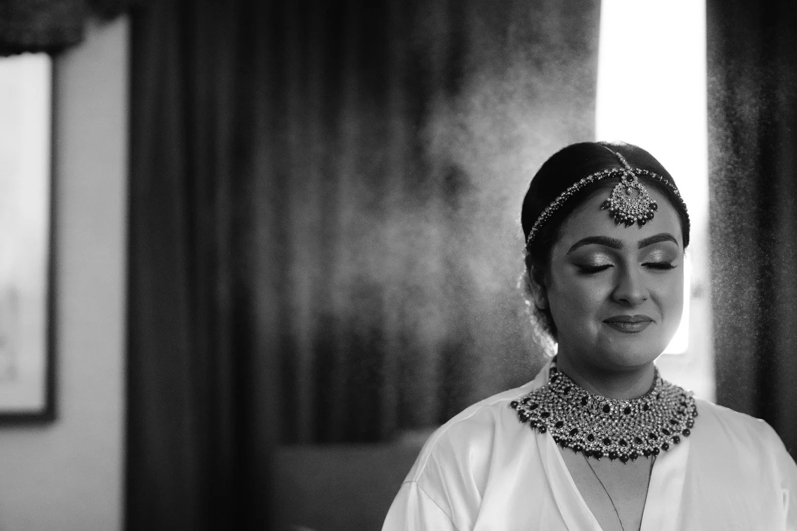 gujratibridegettingreadyportraits-13.jpg