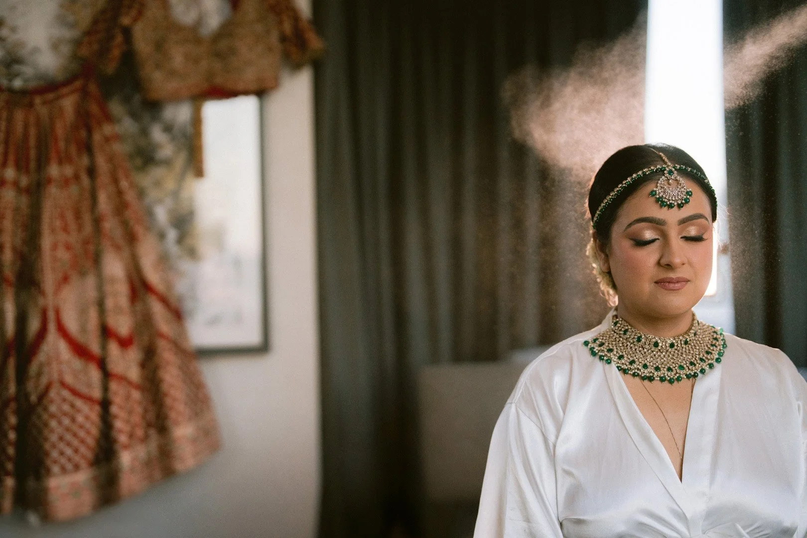 gujratibridegettingreadyportraits-14.jpg