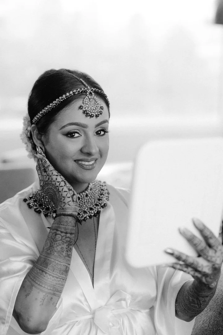gujratibridegettingreadyportraits-10.jpg