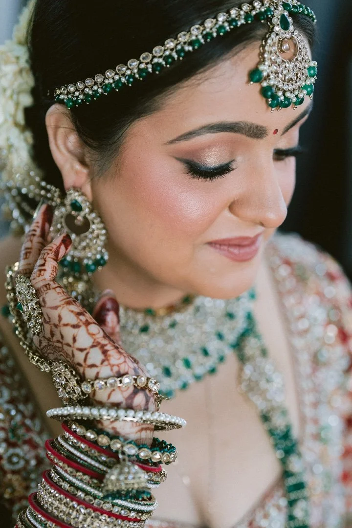gujratibridegettingreadyportraits-29.jpg