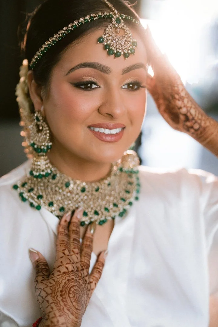 gujratibridegettingreadyportraits-15.jpg