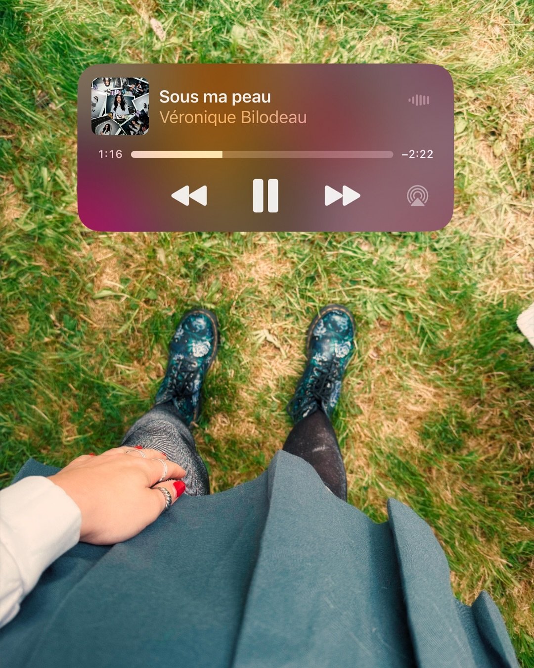 Merciiiiii tellement pour vos bons mots sur ma nouvelle chanson &laquo;&nbsp;Sous ma peau&nbsp;&raquo; 🦋 Je vous partage quelques messages qui m&rsquo;ont fait sourire cette semaine hihihi!

(&Agrave; propos de la derni&egrave;re slide&hellip; Si tu