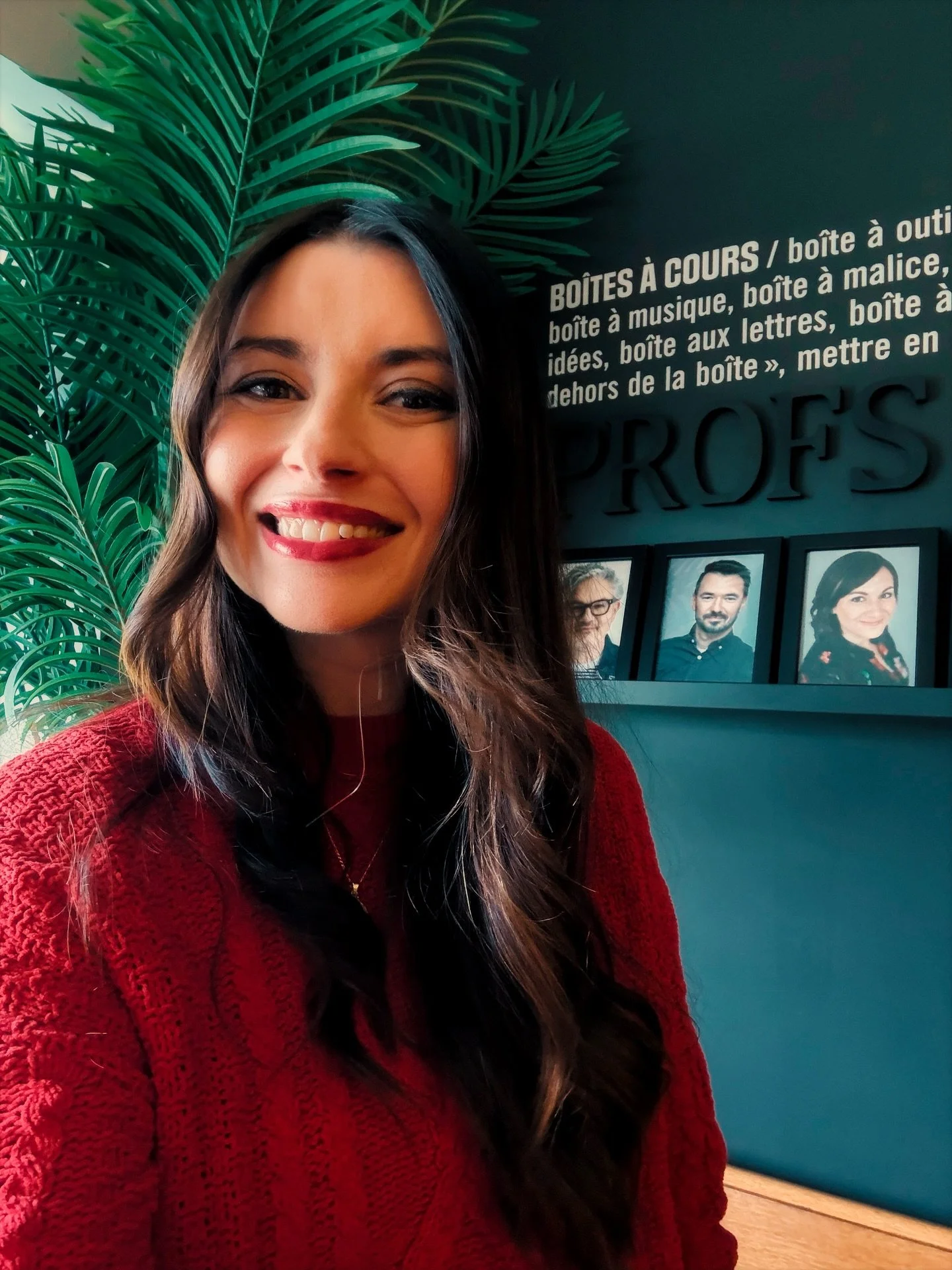 une tannante et ses caf&eacute;s (et en bonus, sa commande traditionnelle St-Hubert, gracieuset&eacute; de l&rsquo;&eacute;quipe de CJSO qui m&rsquo;a re&ccedil;ue en show &agrave; l&rsquo;&eacute;mission Studio 101) 🦋 

passer la semaine sur la rou