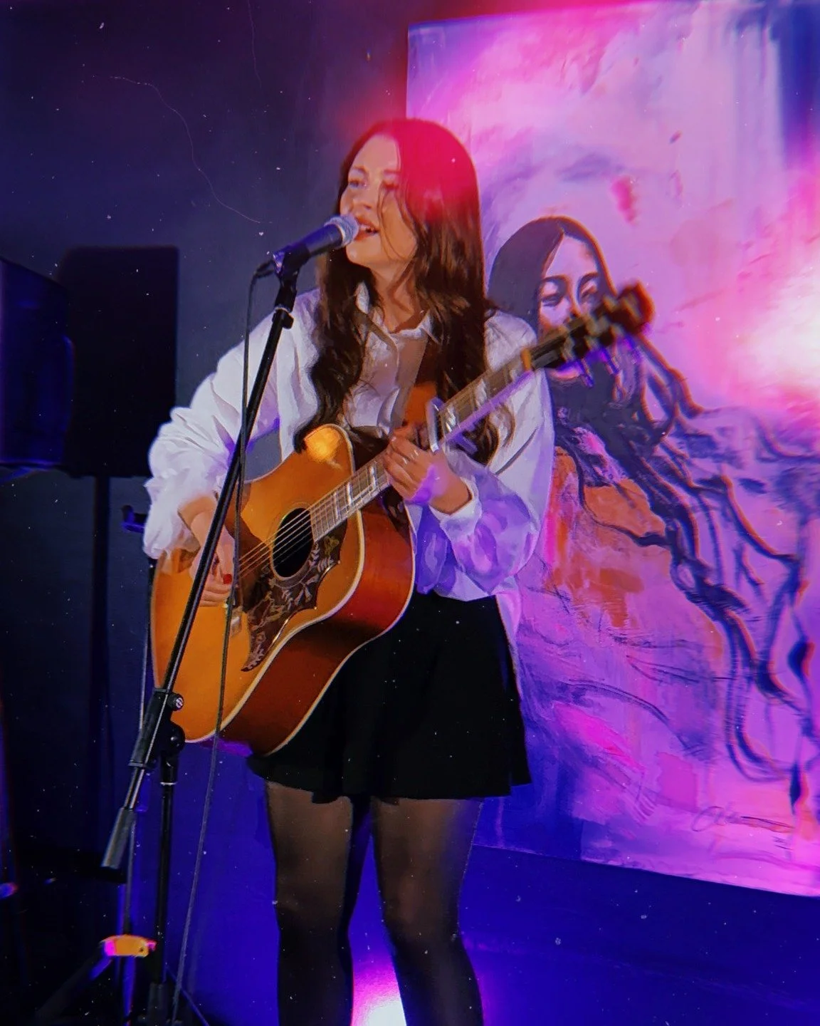 Le vendredi 6 mars, je serai en show dans mon Bas-du-Fleuve ❤️&zwj;🔥

En collaboration avec le @centredesfemmesduopays, je ferai une prestation pour la Journ&eacute;e internationale des droits des femmes! C'est en formule souper-spectacle - de la bo