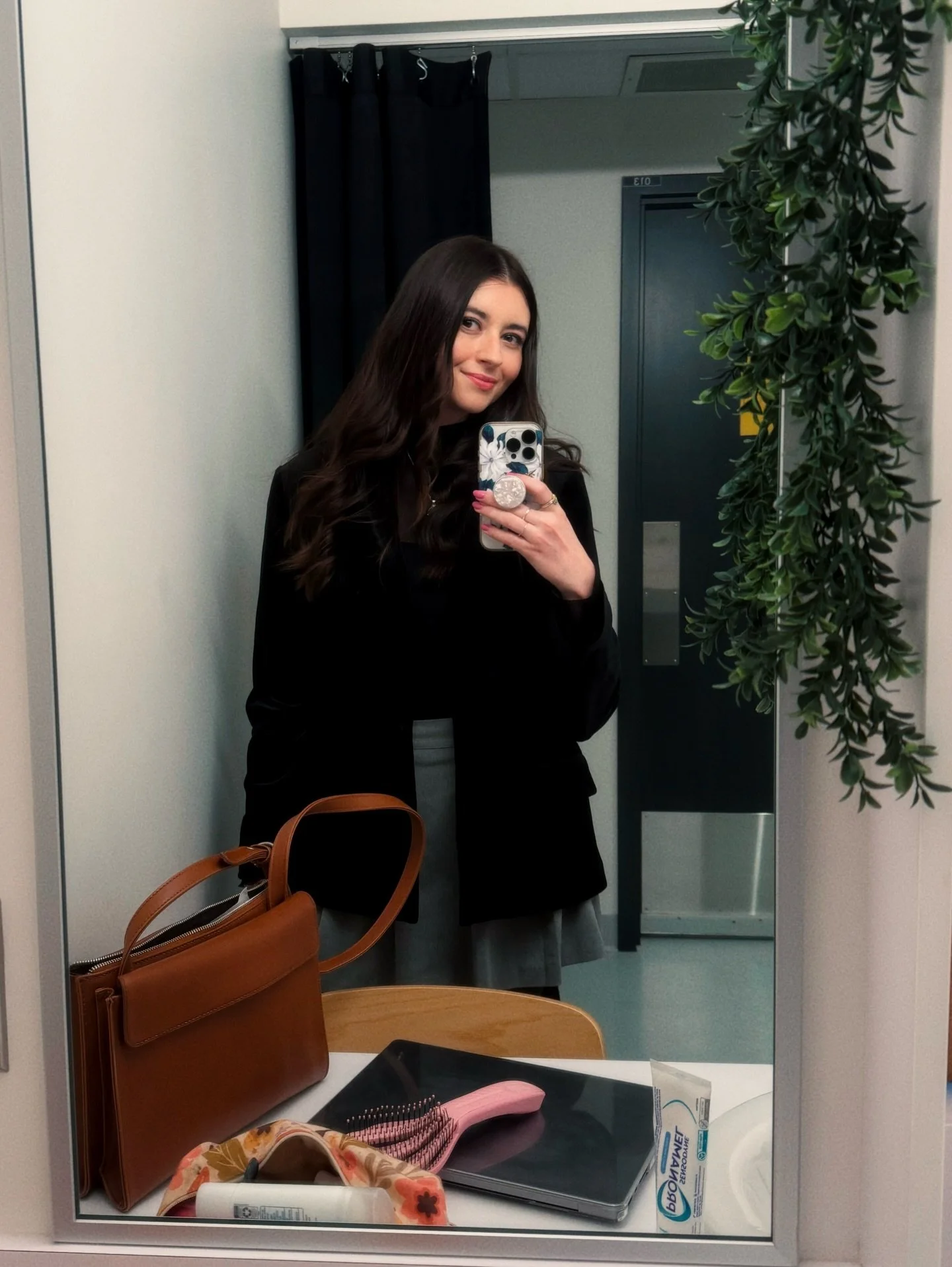 Une tannante dans son Bas-du-Fleuve era 🦭

Recevoir ce que j&rsquo;avais demand&eacute; &agrave; ma m&egrave;re pour ma f&ecirc;te (des bourgots, &eacute;videmment), marcher sur la gr&egrave;ve comme quand j&rsquo;allais chez mamie, me sacrer de la 