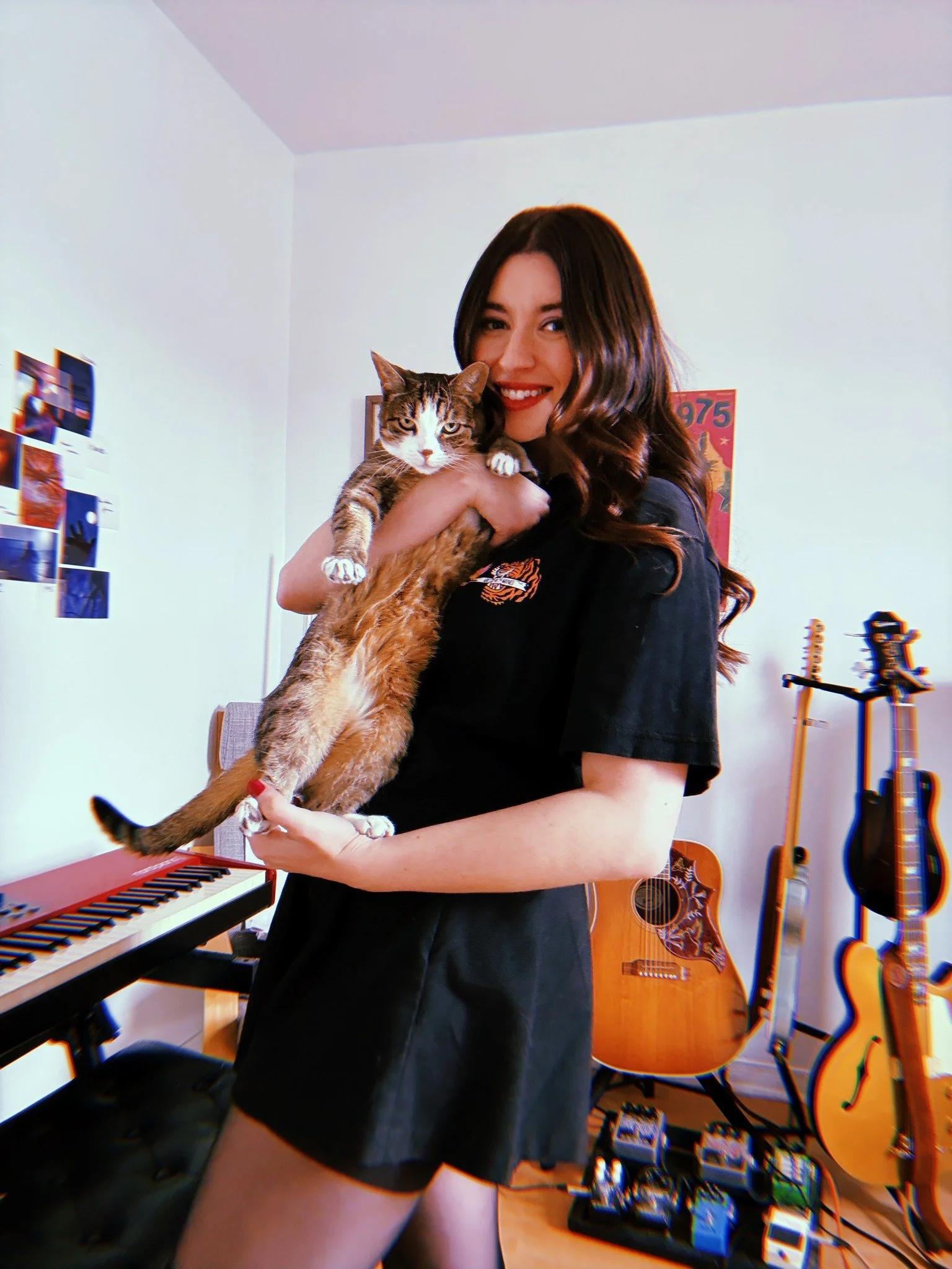 Devinez laquelle de ces tannantes sera en spectacle tout bient&ocirc;t (tough call, je sais) 🦋

On annonce mes dates de l'&eacute;t&eacute; tout bient&ocirc;t! En attendant, voici quelques dates &agrave; mettre au calendrier :

🌸 1er juin - Sorel-T