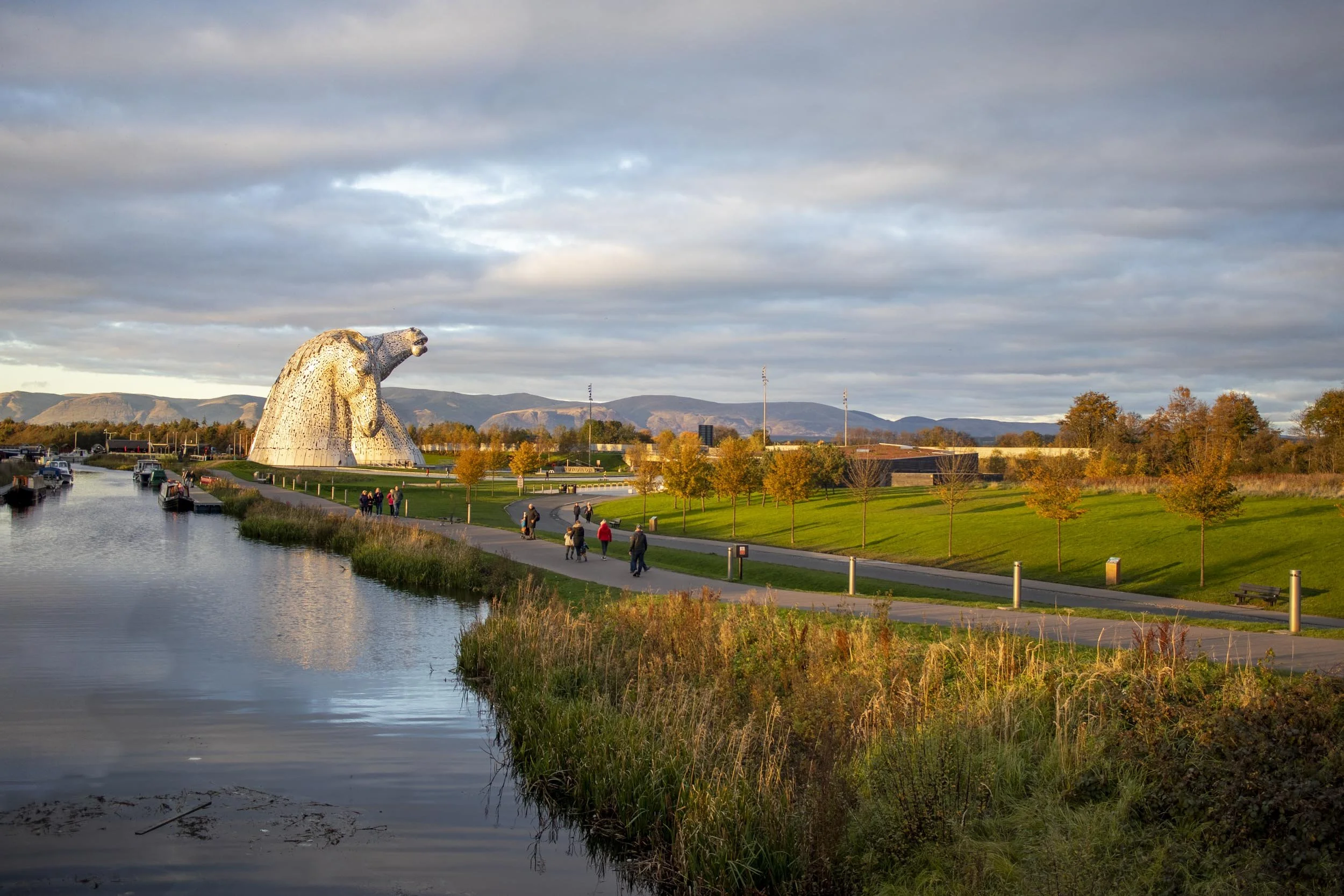 Kelpies at Night_21-HDR.jpg