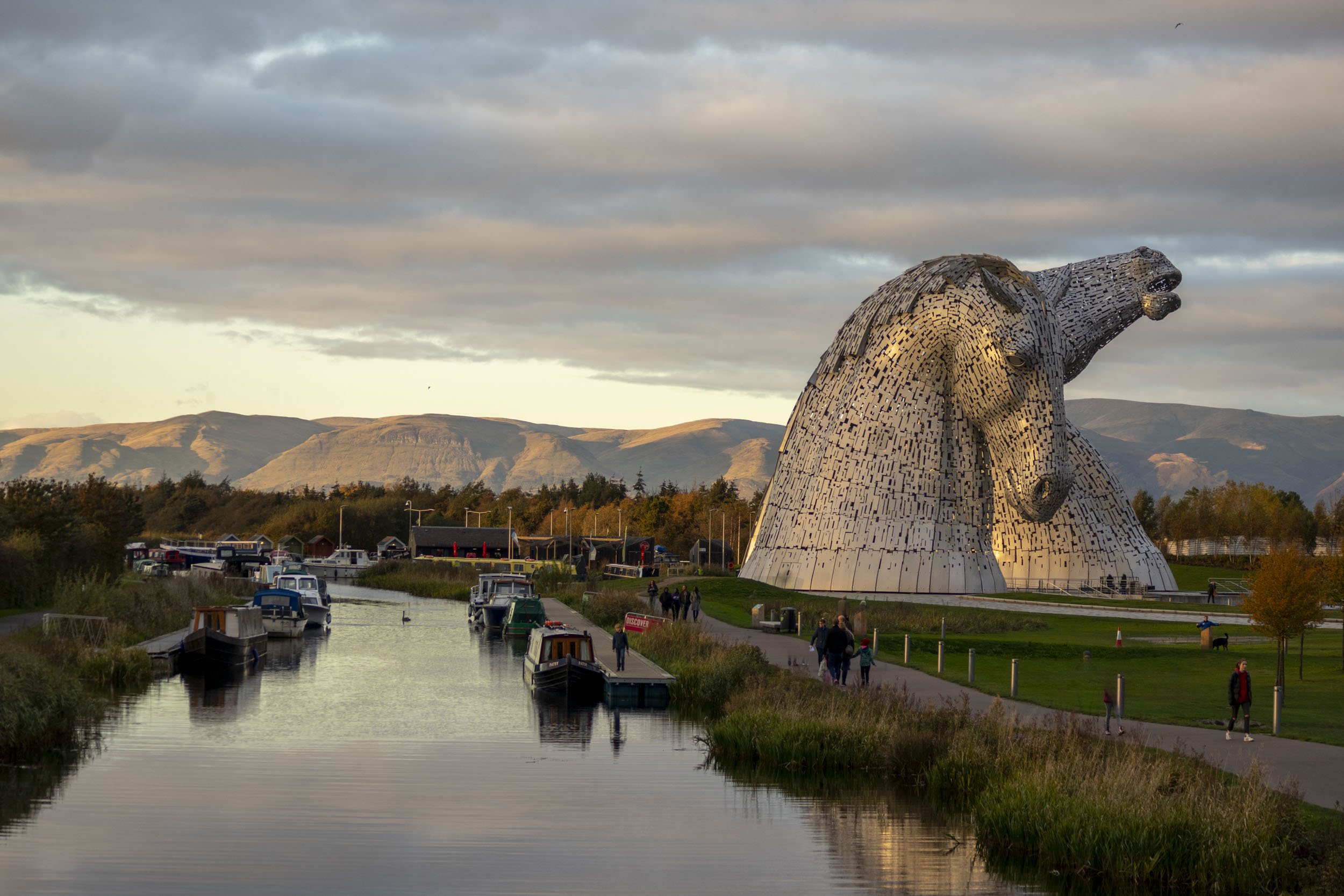Kelpies at Night_1-HDR.jpg