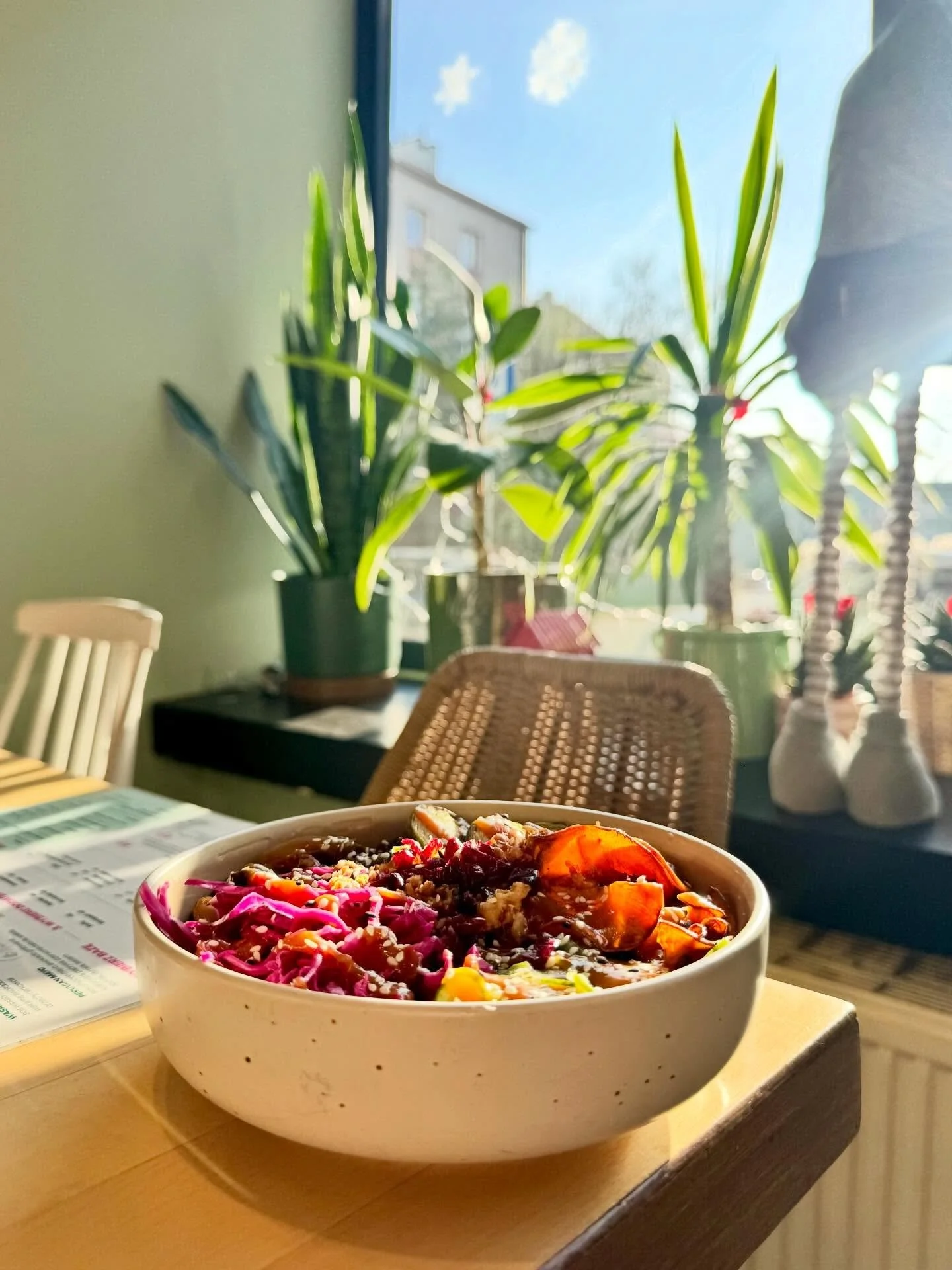 Koniec przerwy świątecznej! ✨ Od dziś już wracamy do Was na pełnych obrotach 😉🥰

Kto nie ma pomysłu na dzisiejszy obiad lub kolację - temu polecamy nasze MISKI a szczeg&oacute;lnie nową, zimową miskę sezonową ❄️

A w niej:
Chipsy z batata / grzyby 