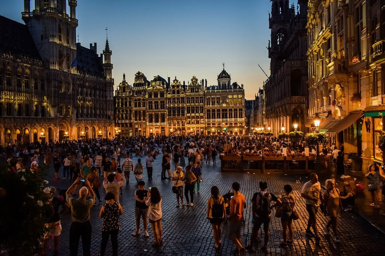 BELGIUM AWAY: AN ALTERNATIVE GUIDE