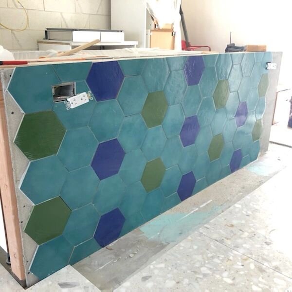 I love designing a tile pattern!  It doesn't have to be complicated or expensive to add style!  In this Palm Springs Mid Century Modern renovation, the back of the Kitchen island became an opportunity for something special 💙💚

#tile #midcenturymode