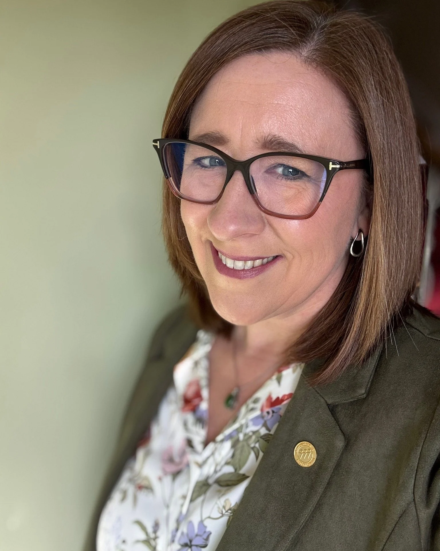 Hi, I'm Jamie Chapman!

I know what it's like to be drowning in your own ideas, to have a vision that feels just out of reach, and a to-do list that never seems to shrink. I've been in the weeds of entrepreneurship myself, trying things that didn't w