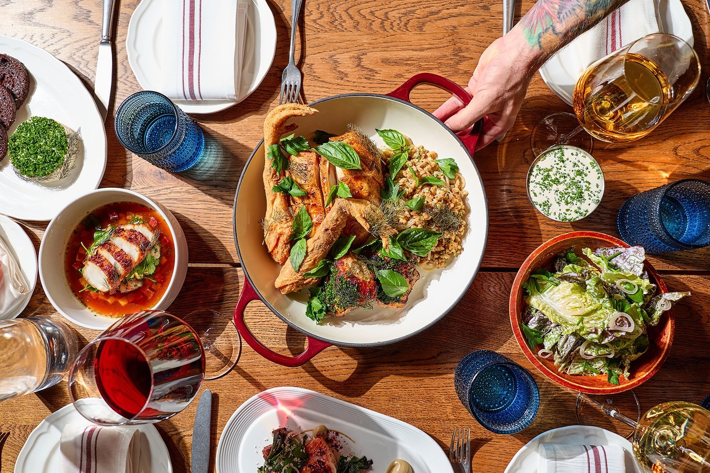 Grab your besties, dinner kicks off at 5pm!

📸: @briansamuelsphotography 
🍽️: @chefjoenardo