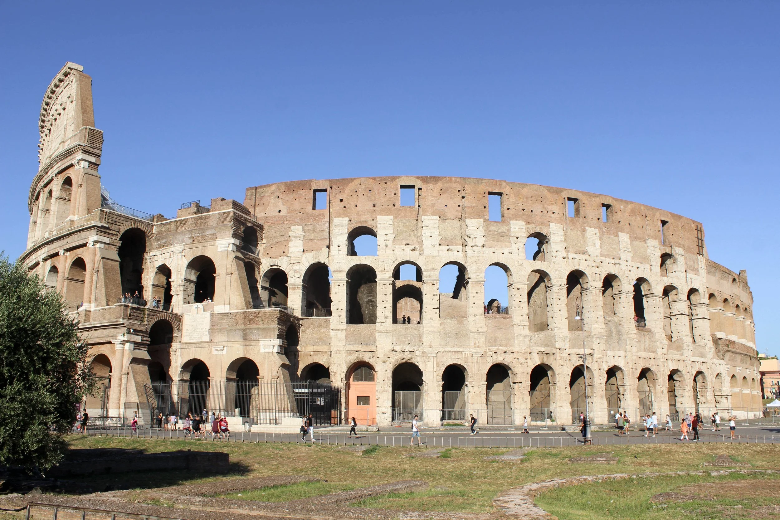 7. Colosseum_IMG_6331.jpg